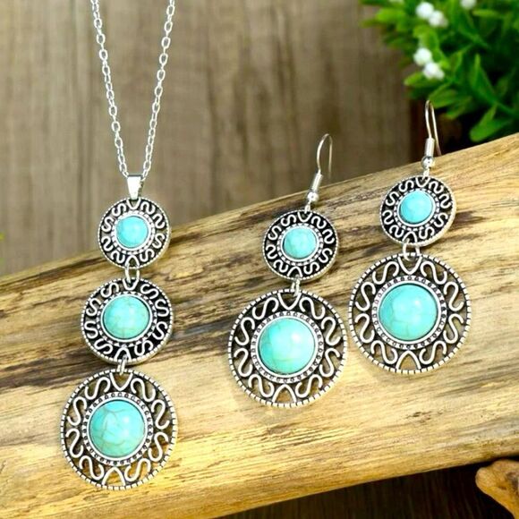 ✨🆕✨ BoHo Turquoise Decor Stones 3pcs Necklace Set✨ - Picture 1 of 10